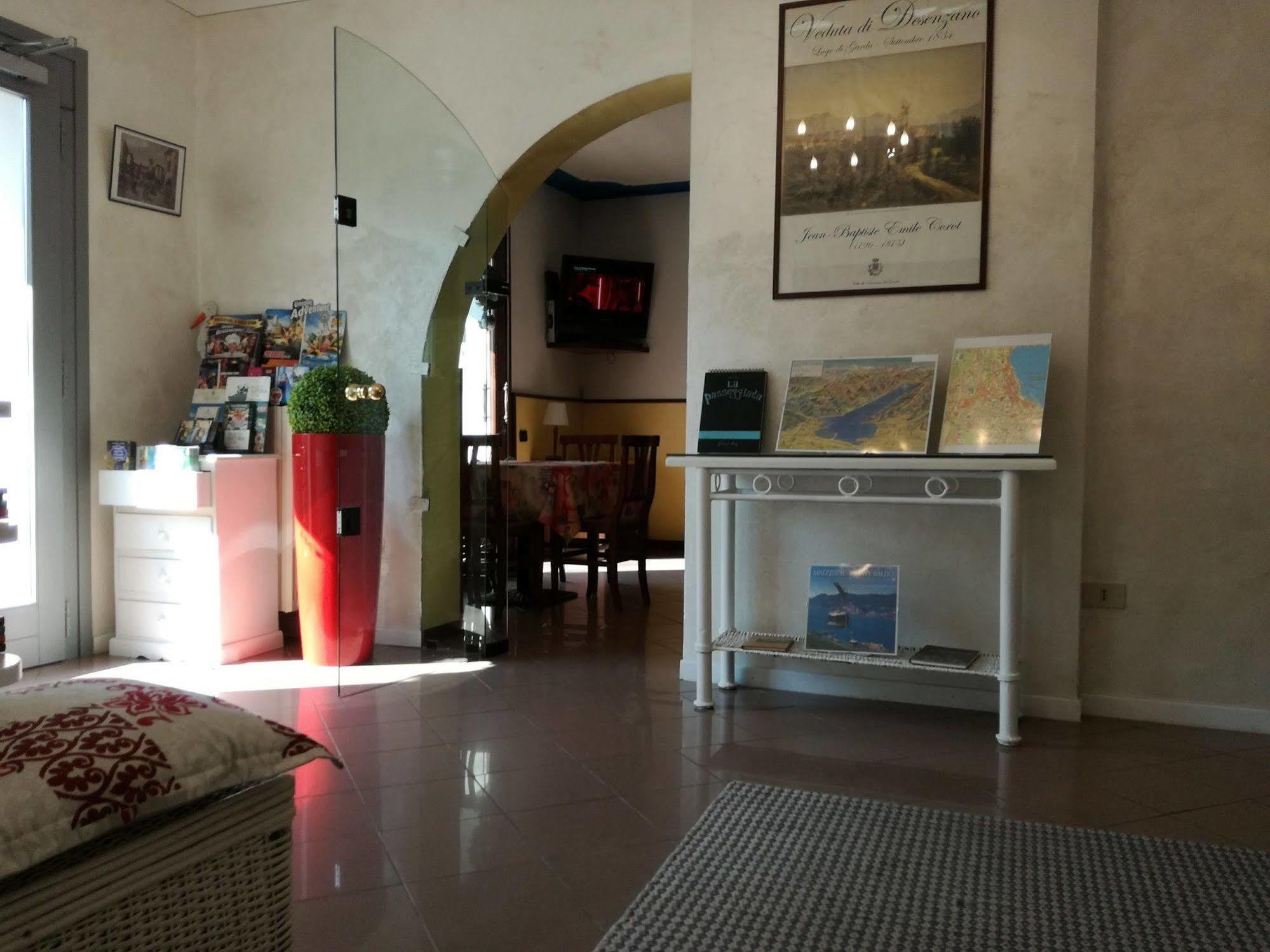 Hotel La Passeggiata Desenzano del Garda Zewnętrze zdjęcie